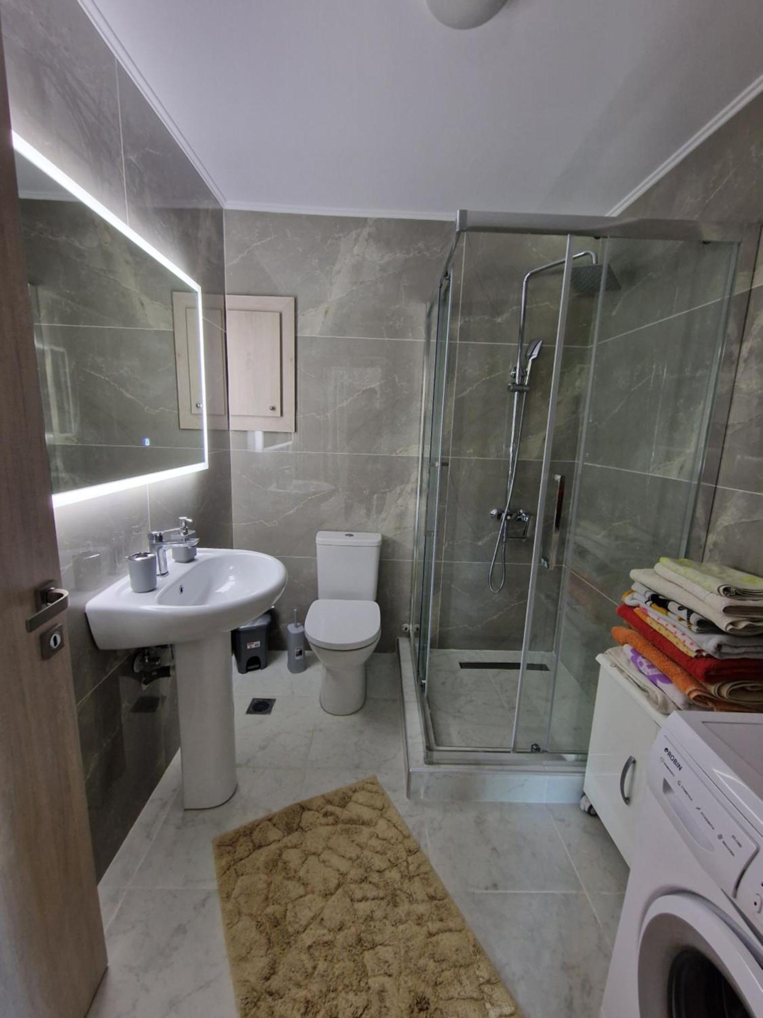 Konstantinos Apartment Неа Мудания Екстериор снимка