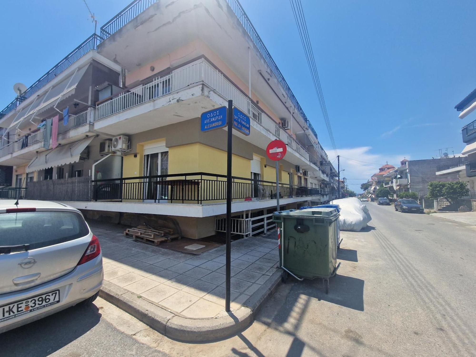Konstantinos Apartment Неа Мудания Екстериор снимка