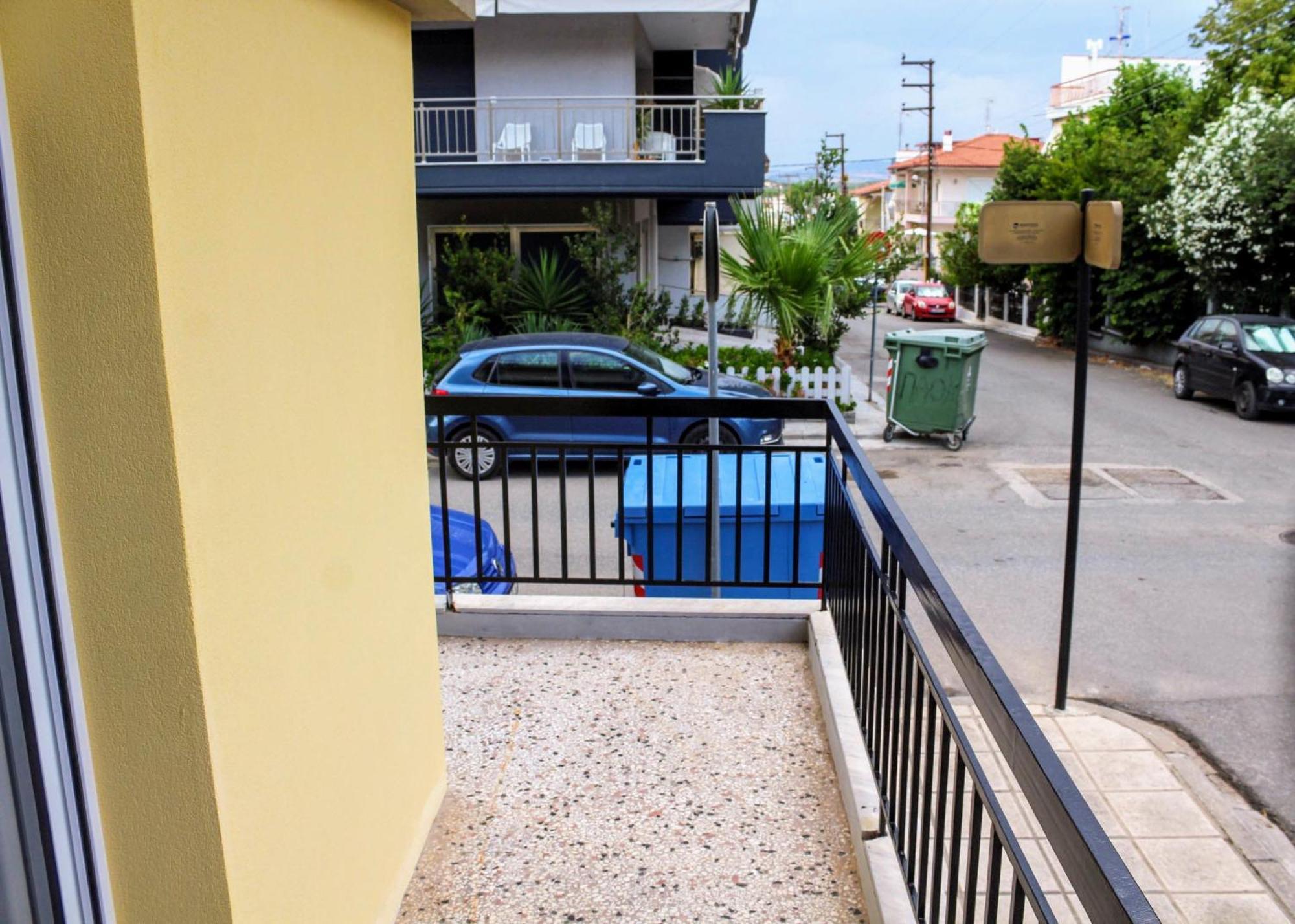 Konstantinos Apartment Неа Мудания Екстериор снимка
